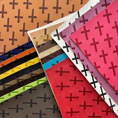 Sesuaikan Kulit Sintetis Timbul Perubahan Warna Mode PU Vinyl untuk Sepatu Tas Alas Meja Kain Kulit Imitasi