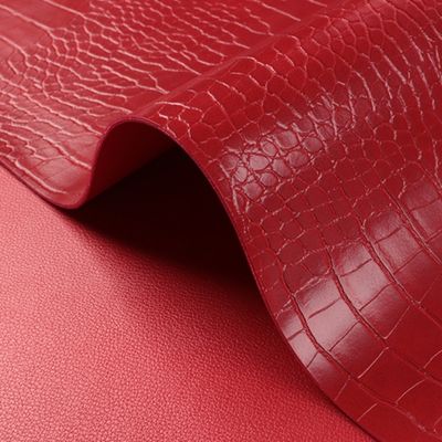 1.8mm Ketebalan Kulit PVC dengan butiran buaya tahan abrasi dan tahan air untuk tas dan sepatu