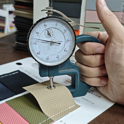 Tekstur Tenun Rol Kulit Sintetis PVC dengan Kain Mesh Backing untuk Tas Dompet Furnitur